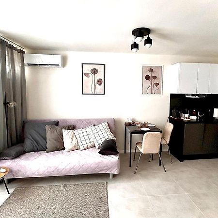 Sky Apartment Comfy Suite Pereca Warszawa Eksteriør billede