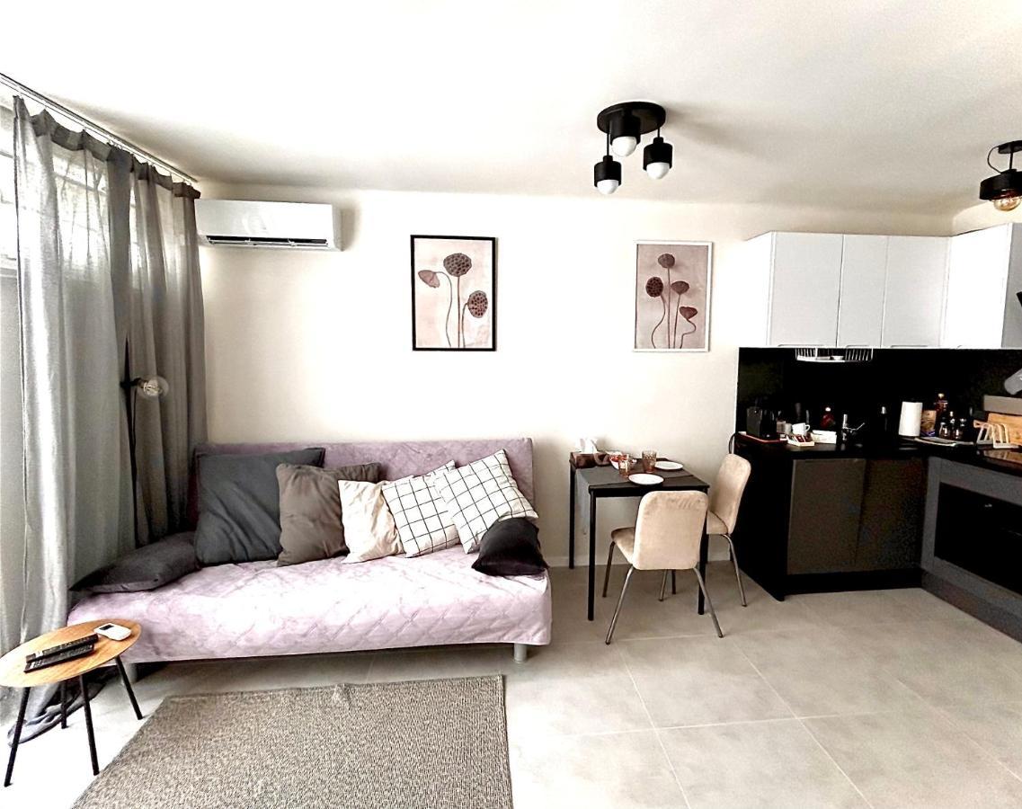 Sky Apartment Comfy Suite Pereca Warszawa Eksteriør billede